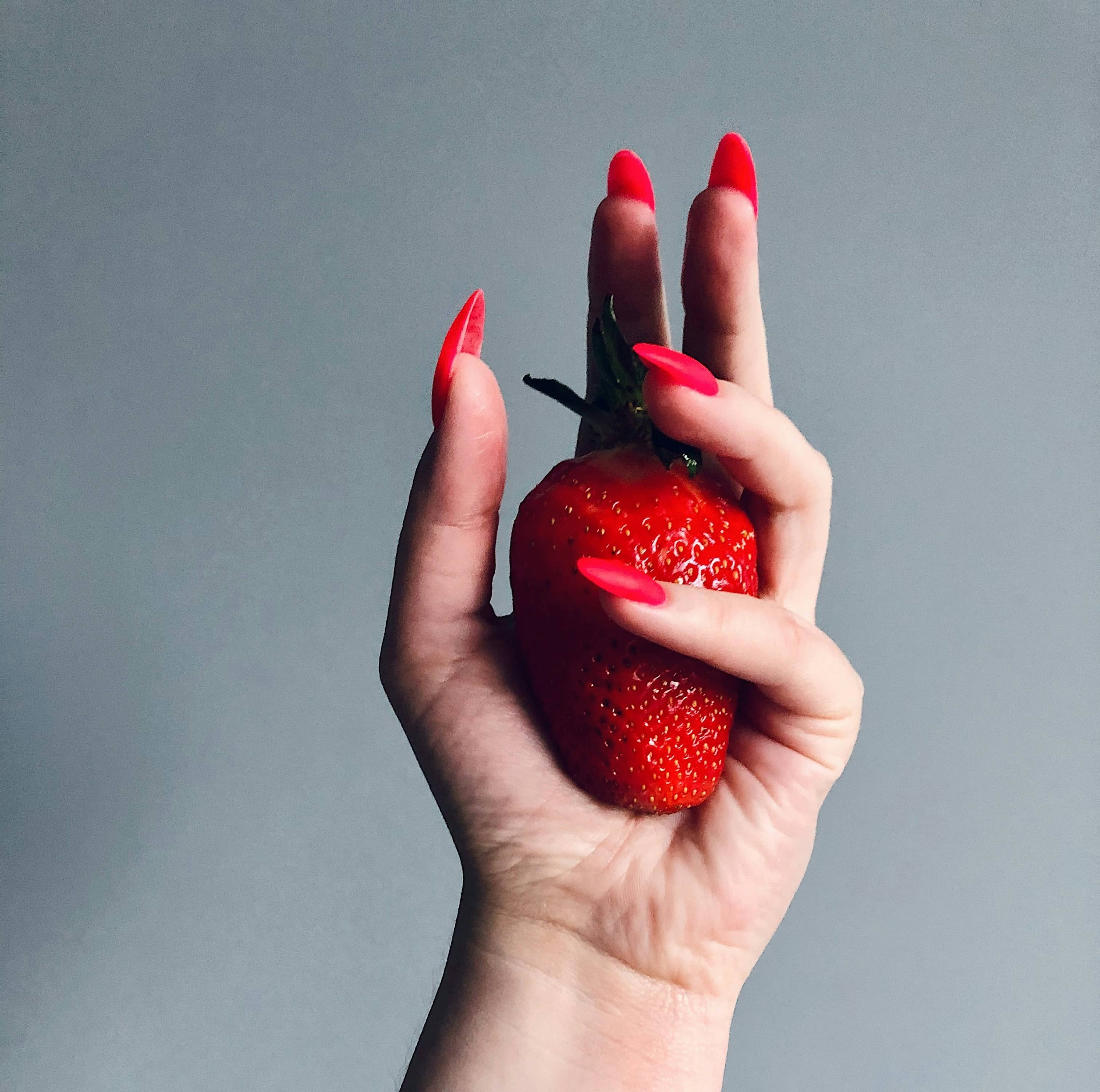 Nail design And Strawberry